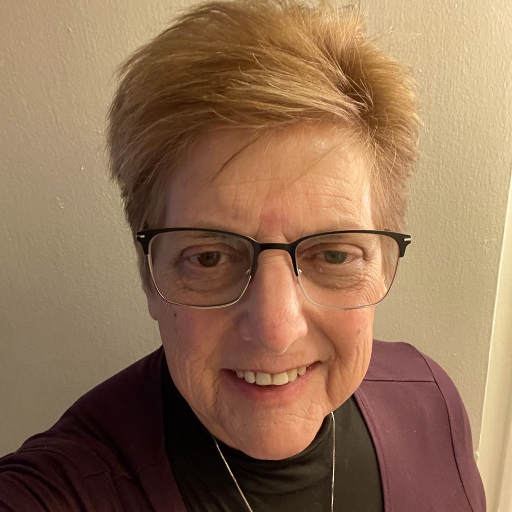 Meet your Posher, Sandy